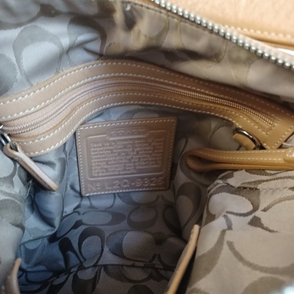 Coach Vintage Tan Leather Hobo Shoulder Bag - Picture 6 of 16